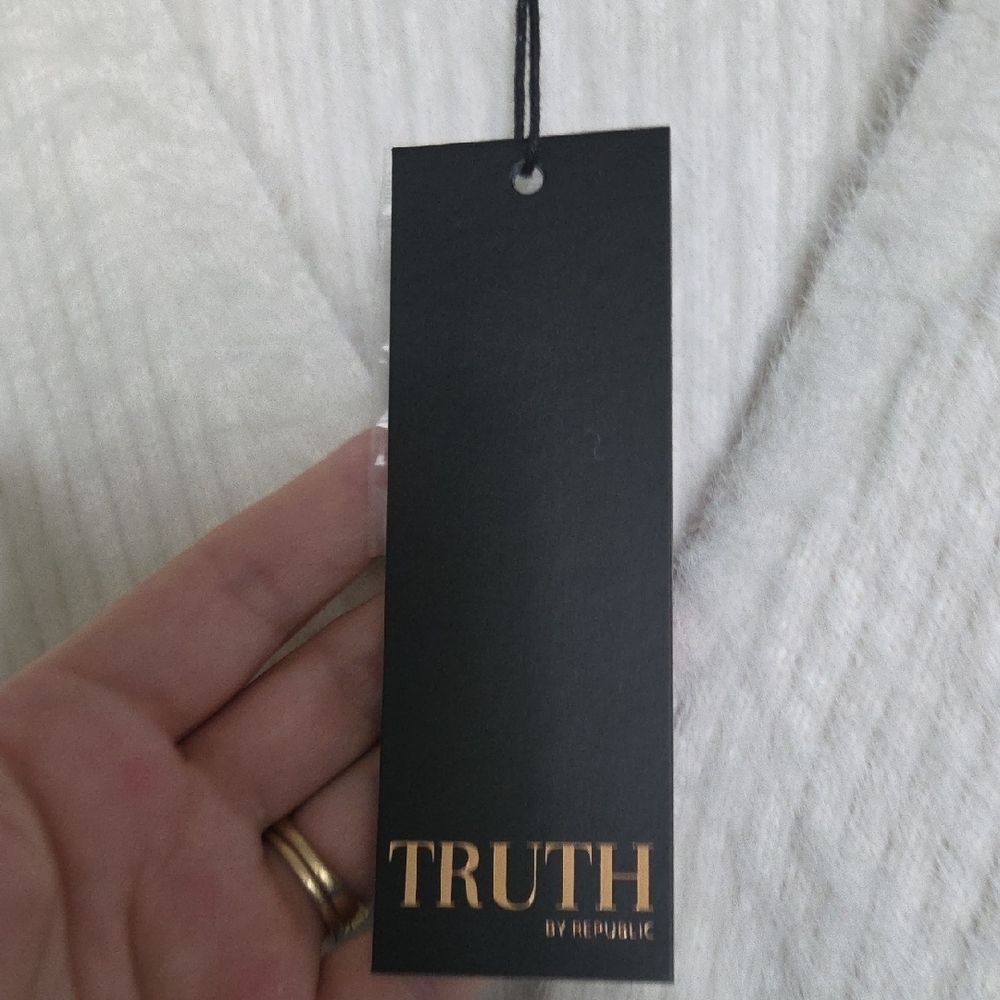 Truth Cream V-Neck Button-Up Fuzzy Cardigan - Picture 4 of 10